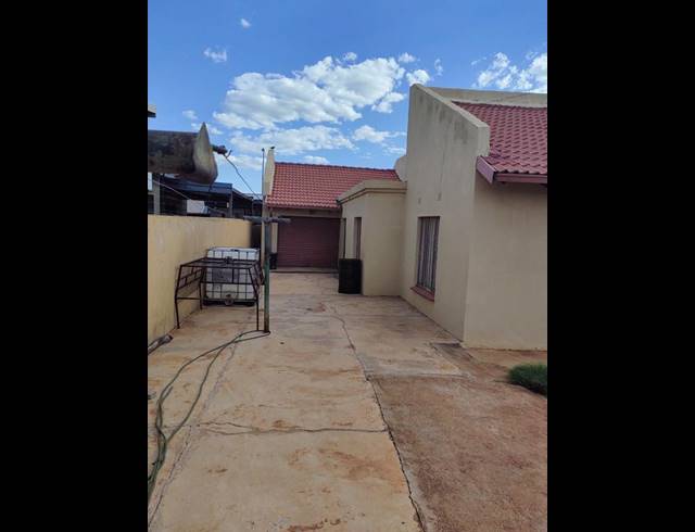 3 BEDROOM HOUSE FOR SALE IN LAWLEY